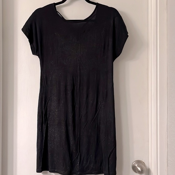 Black & Gold Shimmer Low-back Tee Dress - Picture 4 of 10